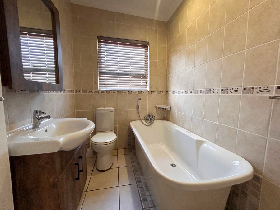 4 Bedroom Property for Sale in Grimbeeck Park North West